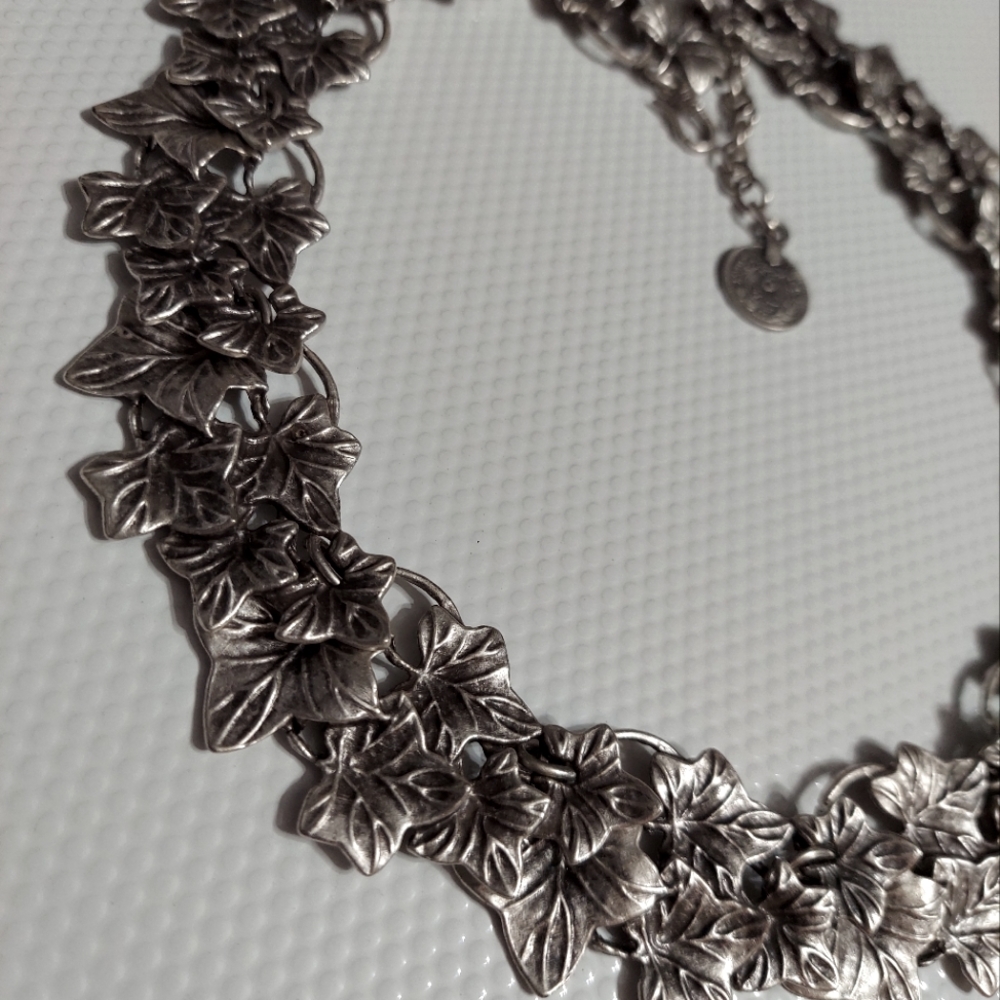 Vintage Textured Silver 'Leaves' Collar Statement Necklace - Picture 4 of 8